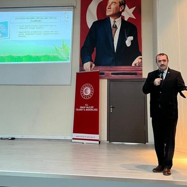 Sinop İl Ticaret Müdürü Yavuz Selim Aykan seminer verir