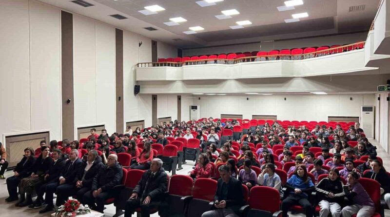 Sinop'ta Öğrencilere Kooperatifçilik ve Dayanışma Kültürü Semineri 1