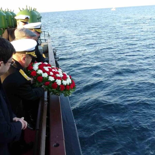 TCG Nusret Mayın Gemisi'nin Çanakkale Boğazı'nda mayın döktüğü sahne-1
