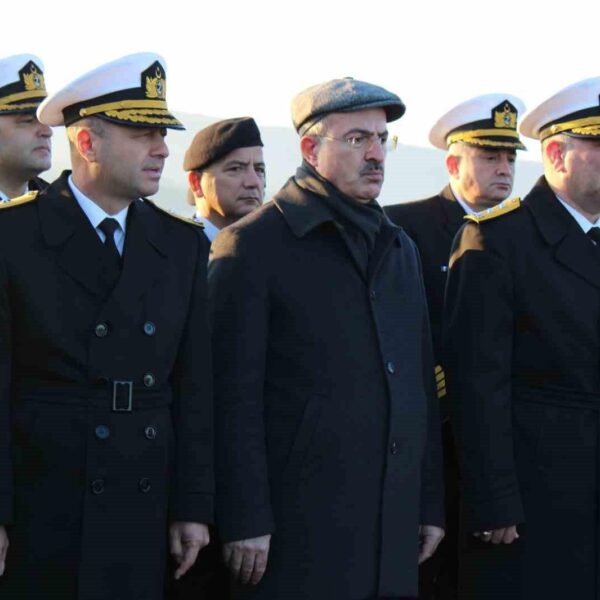 TCG Nusret Mayın Gemisi'nin Çanakkale Boğazı'nda mayın döktüğü sahne-9