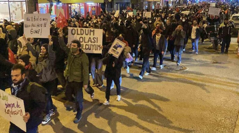 Toplantı ve gösteri yürüyüşlerinde kanunlara aykırı davrananlara geçit yok 1