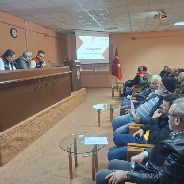 Üreticiler kırsal kalkınma yatırımları hakkında bilgi alıyor
