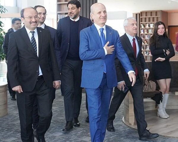 YÖK Başkanı Prof. Dr. Erol Özvar'ın ETÜ öğrencilerle söyleşisinde verdiği bir konuşma-3