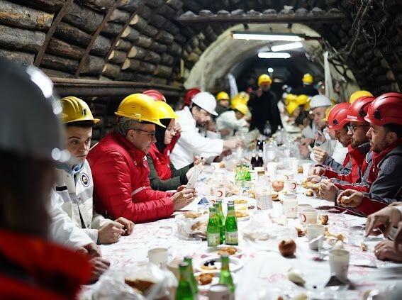 Zonguldak'ta Kızılay ve Madenciler İftarlaştı 1