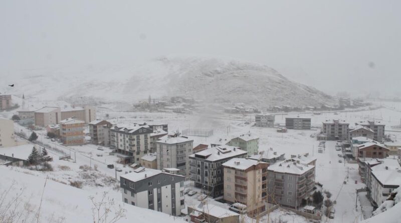 Bayburt için kar, çığ, zirai don ve rüzgar uyarısı yapıldı 1
