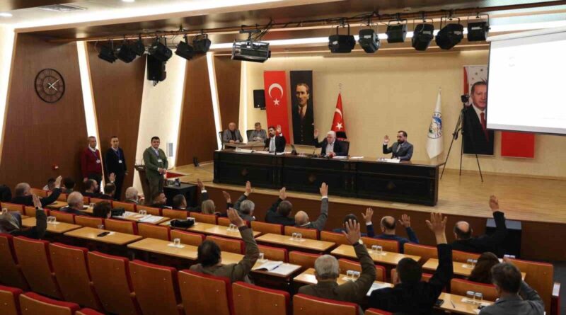 CHP’li meclis üyeleri bölündü, komisyonlarda sıfır çekti 1