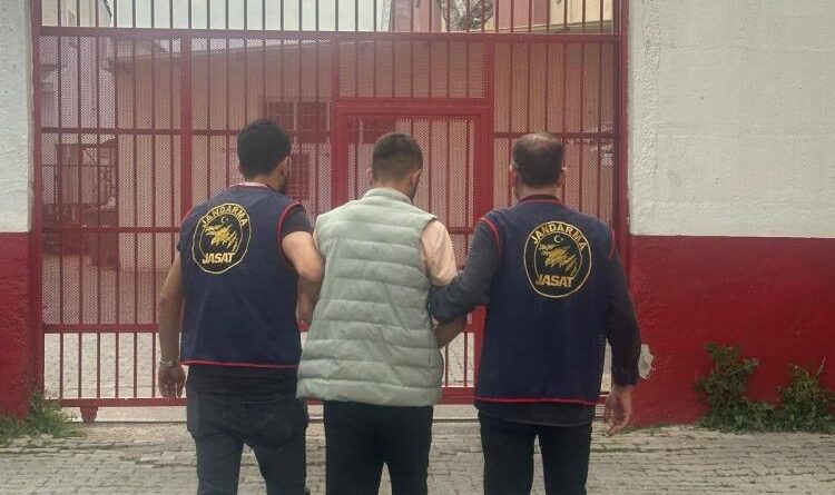 Dolandırıcılık suçundan aranan şahıs Efeler’de yakalandı 1