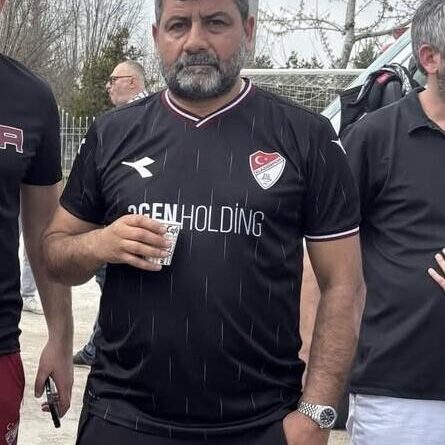 Elazığspor tribün lideri Biçer, platformdan düşüp belini kırdı 1
