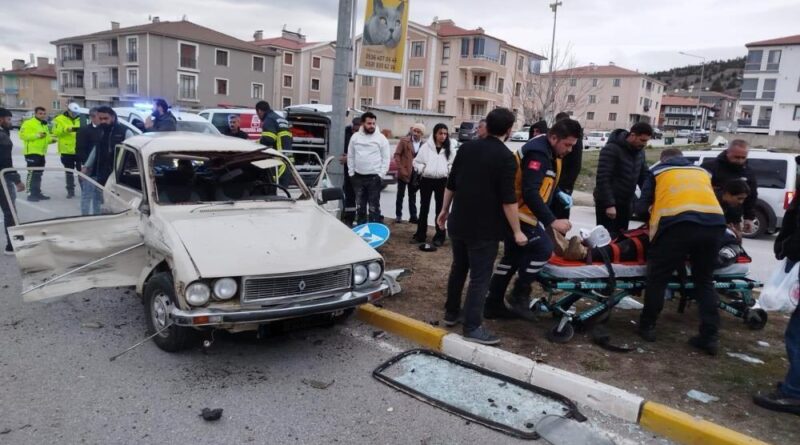 Erzincan’da trafik kazası: 3 yaralı 1