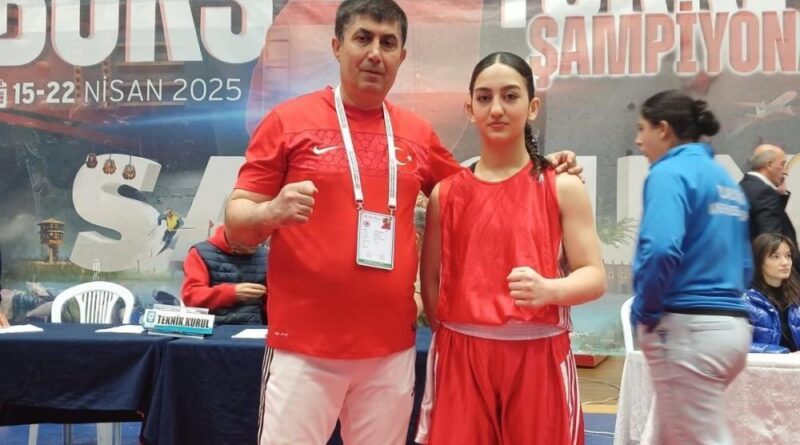 Erzincanlı boksörler Türkiye Şampiyonası'nda 1