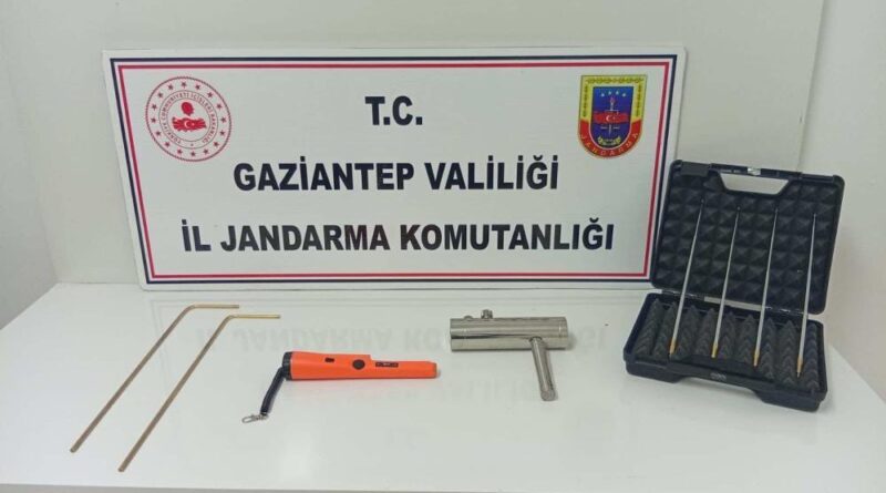 Gaziantep'te kaçak kazı yapan 4 şahıs suçüstü yakalandı 1