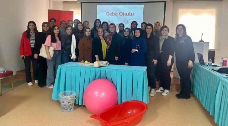 Gebe okullarında görevli sağlık çalışanlarına "Doğuma Hazırlık Eğitimi" düzenlendi 1