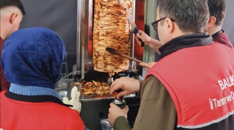 Gönen'de döner işletmeleri denetlendi: Numuneler uygun çıktı 1