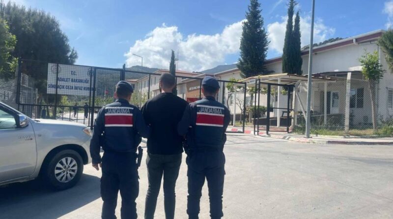 Hakkında 7 yıl aranması bulunan şahıs yakalandı 1