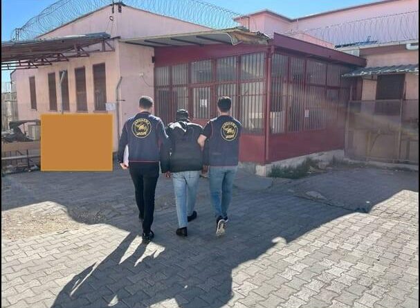 Hayvan hırsızlığından aranan şahıs çobanlık yaparken yakalandı 1