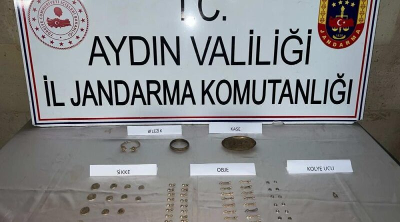 Jandarmadan besihane ve seraya baskın: 3,5 milyon TL değerinde tarihi eser ele geçirildi 1