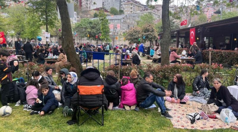 Kağıthane'de vatandaşlar deprem sonrası Hasbahçe Mesire Alanı'na akın etti 1