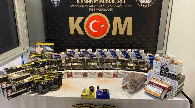 Kütahya'da 2 ev ve 1 işyerinde kaçak tütün ve makaron ele geçirildi 1