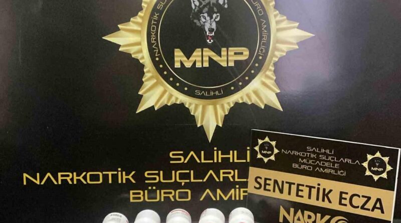 Manisa’da torbacı operasyonu: Üst aramasından 267 uyuşturucu hap çıktı 1