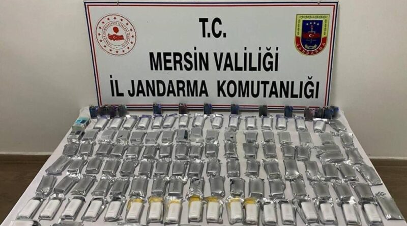 Mersin'de kaçak sigara ticareti yapan 3 şüpheli yakalandı 1