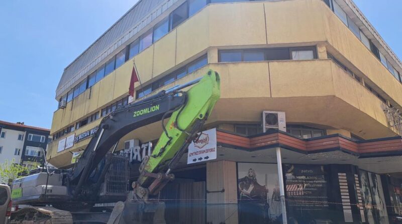 Muğla'da işhanının yıkımı için geri sayım başladı 1