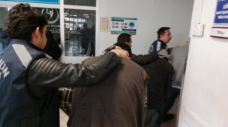 Samsun'da silah kaçakçılığından 4 kişi tutuklandı 1