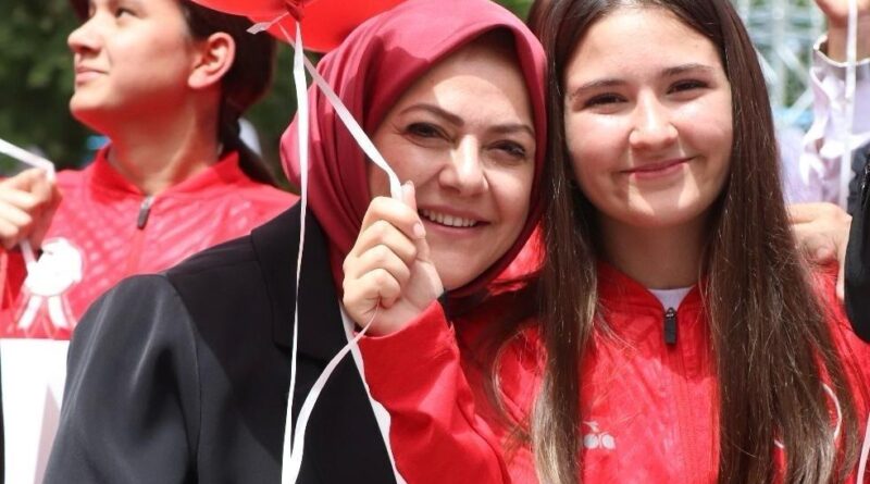 Sema Silkin Ün; "Çocuklara bayram hediye eden ilk ve tek ülkeyiz" 1