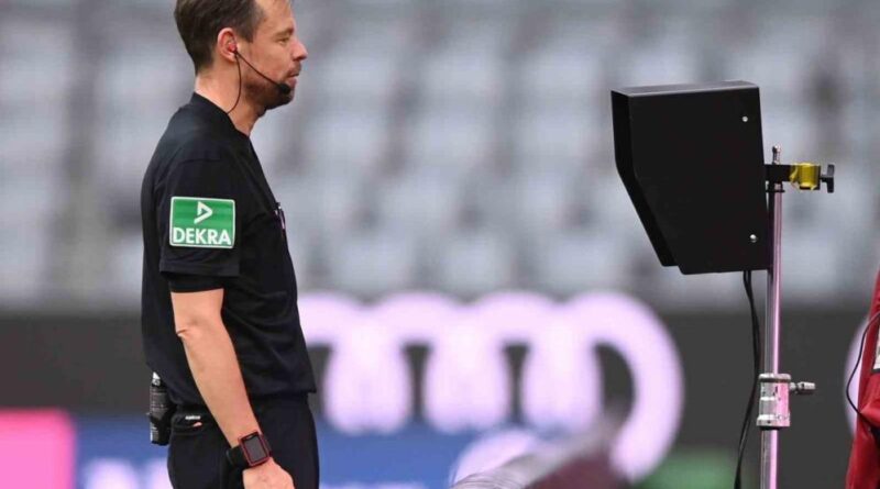Sivasspor - Fenerbahçe maçının VAR'ı Markus Schmidt 1