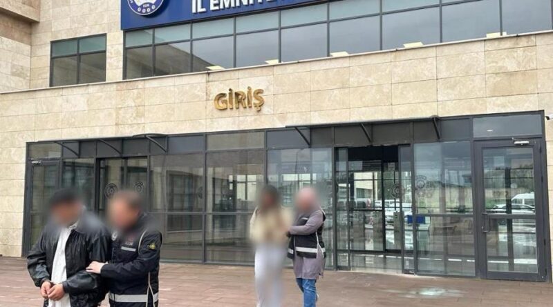 Telefon dolandırıcılığı yapan 2 kişiden biri tutuklandı 1