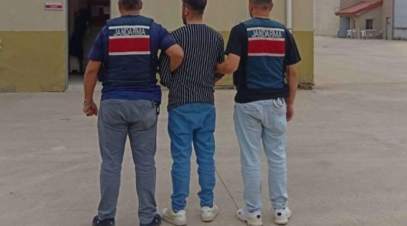 Yağma suçundan kesinleşmiş 10 yıl cezayla aranan şahıs yakalandı 1