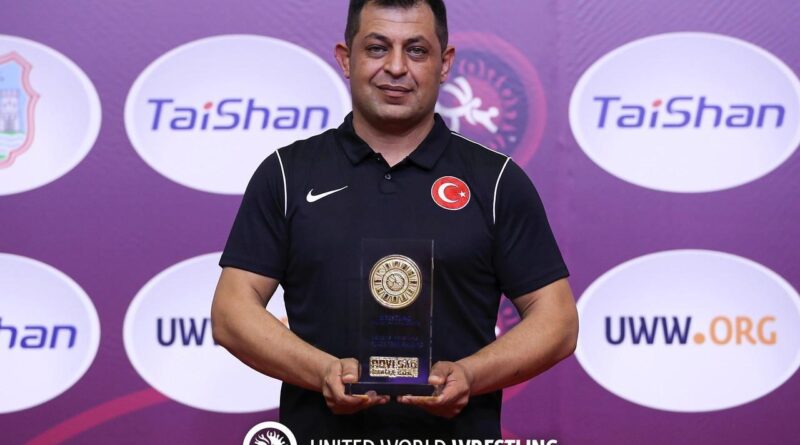 Yakup Yağcı U20 Güreş Milli Takımı antrenörü oldu 1