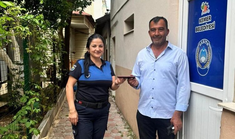 Zabıta ekipleri kayıp telefonu sahibine ulaştırdı 1