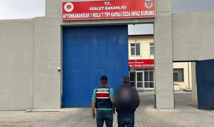Afyonkarahisar’da hırsızlık suçundan aranan şahıs yakalandı 1