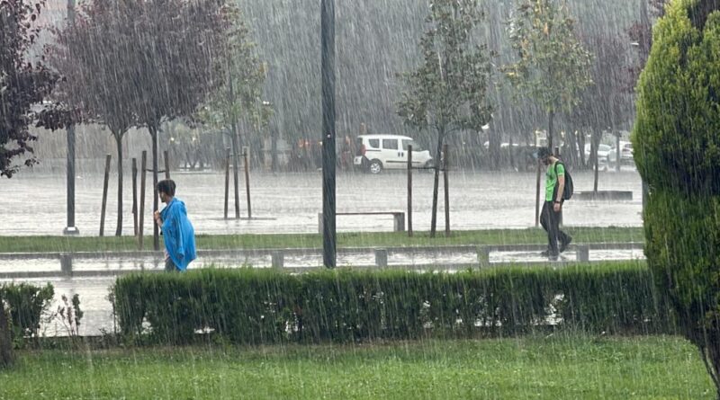 Batı Karadeniz’de sel ve su baskını uyarısı 1