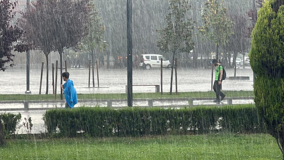 Batı Karadeniz’de sel ve su baskını uyarısı