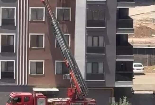 Batman'da dairede çıkan yangın söndürüldü 1