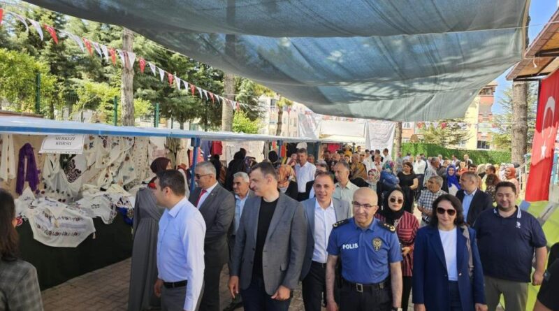 Beyşehir’de kursiyerler el emeği göz nuru eserlerini sergiledi 5