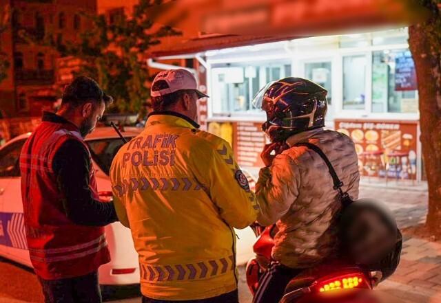 Isparta’da asayiş ve trafik uygulaması: 24 sürücüye ceza 1