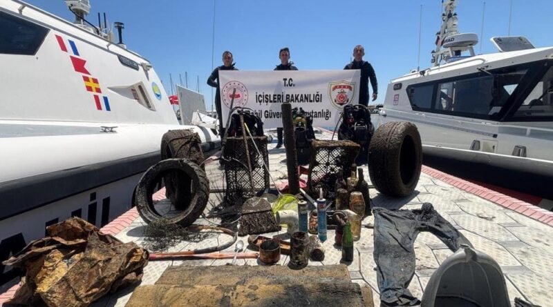 Küçükkuyu’da Deniz Temizliği Yapıldı 1