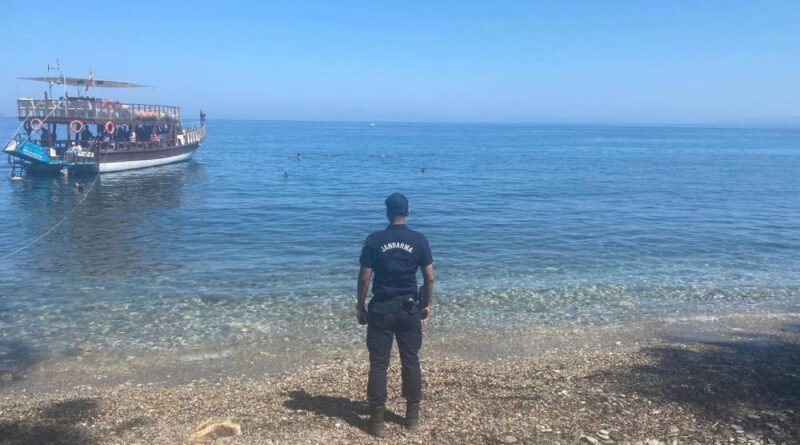 Kuşadası Milli Parkı'nda yasaklı alana giren 8 kişiye cezai işlem uygulandı 1