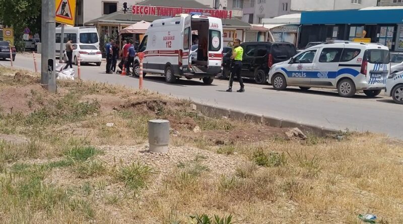 Motosiklet yayaya çarptı: 1 yaralı 1