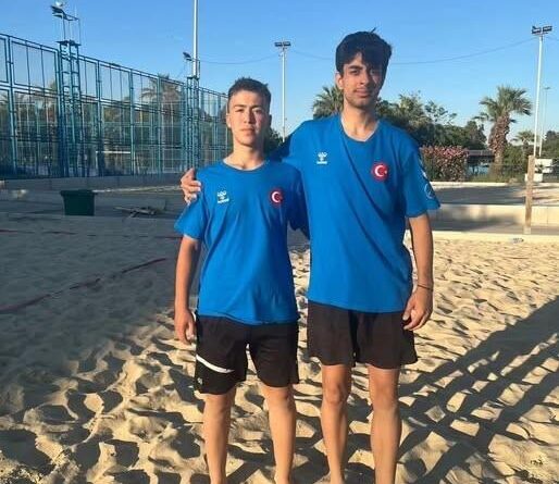 Salihli, Hentbol Milli Takımına 2 sporcu gönderdi 1