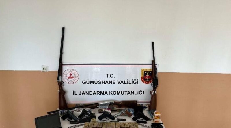 Silah ticareti yapan şahsın evinden cephanelik çıktı 1