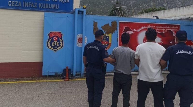 Turgutlu'da aranan 2 şahıs jandarmadan kaçamadı 1