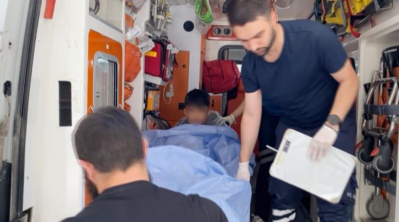 Aksaray’da bıçaklı kavga kanlı bitti: 1 yaralı 1