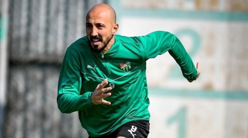 Aliağa FK, Ahmet İlhan Özek’le ilgileniyor 1