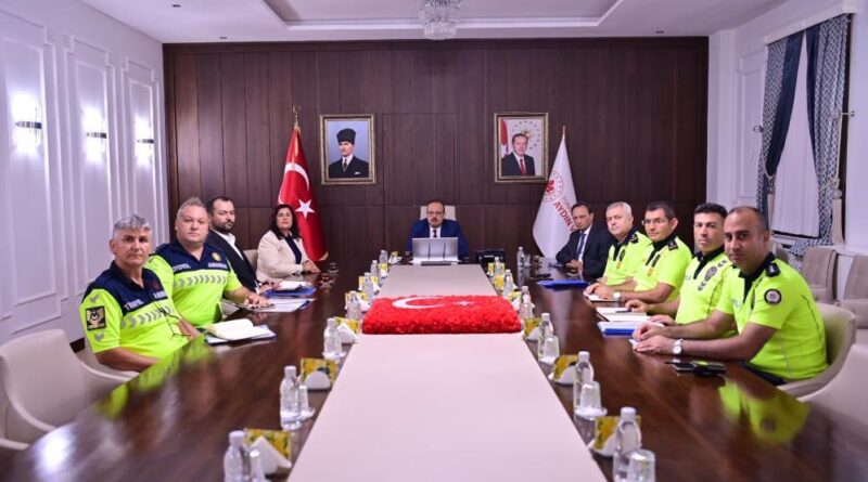 Aydın'da trafik güvenliği masaya yatırıldı 1