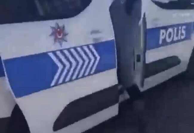 Bingöl’de kimliğini evde unutan öğrencinin imdadına polis yetişti 1