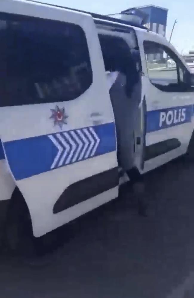 Bingöl’de kimliğini evde unutan öğrencinin imdadına polis yetişti