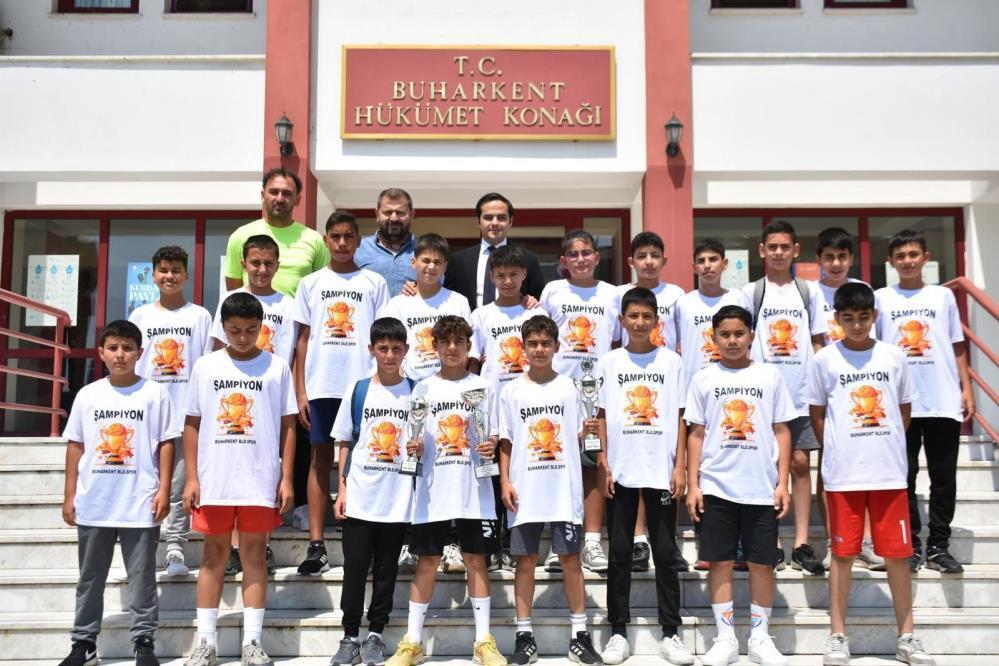 Buharkent’te U13 Takımı namağlup şampiyon oldu